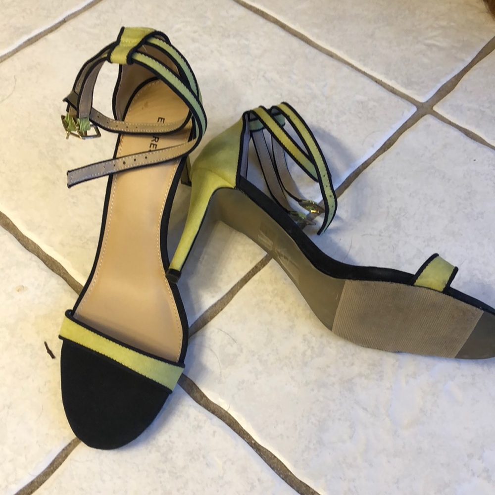 Shoe - Picture 2 of 3